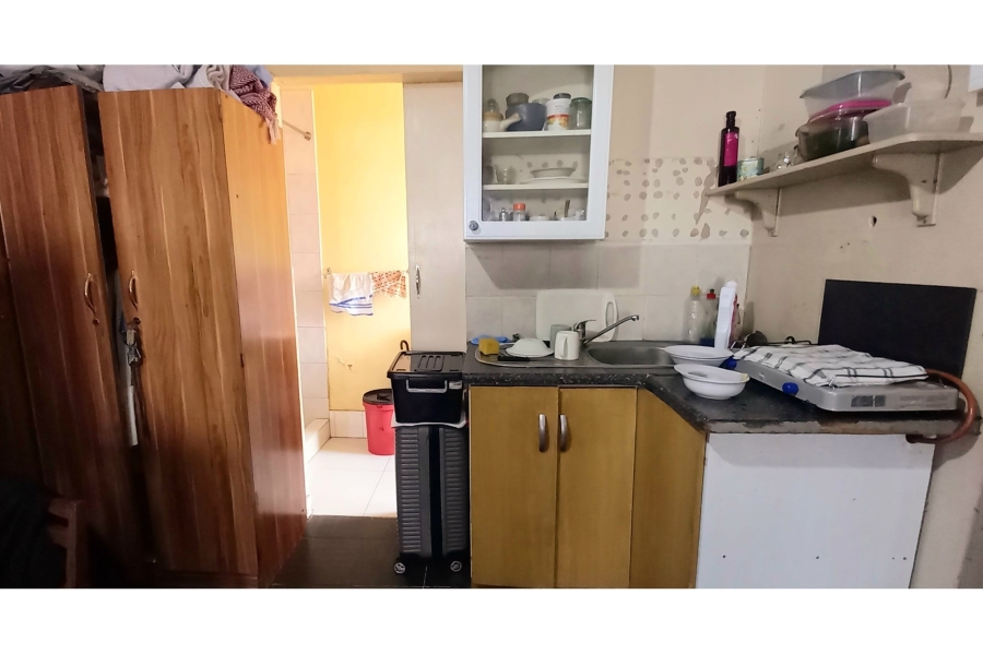 10 Bedroom Property for Sale in Maitland Western Cape